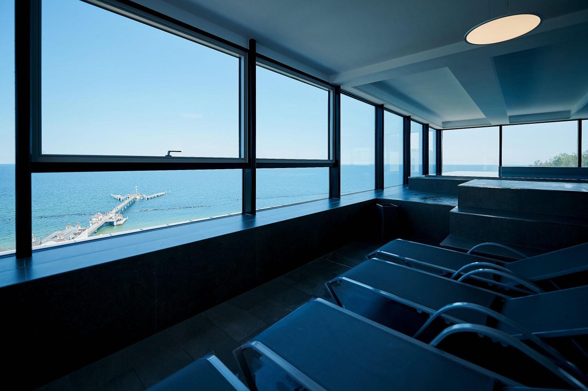 Pool Und Sauna Mit Meerblick, Direkt An Der Seebruecke - First Sellin Fewo 3 8 Exterior photo